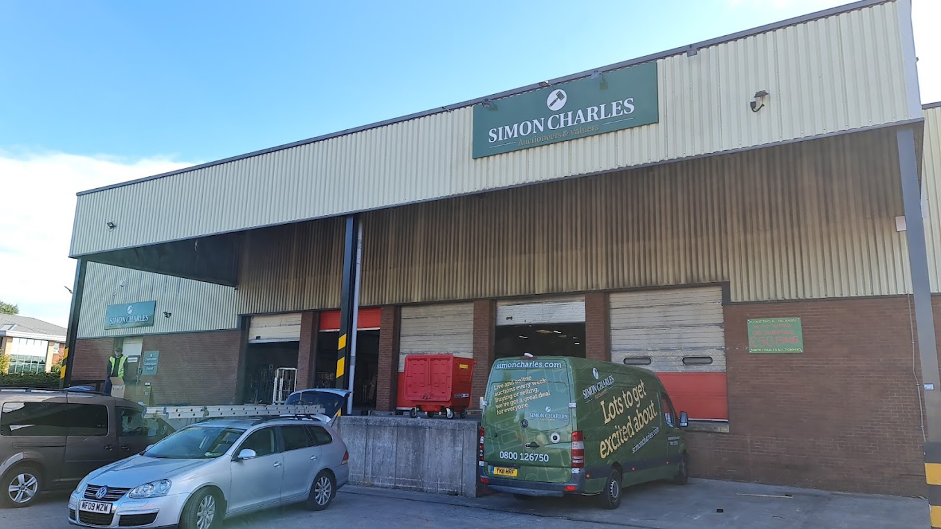 Why Retailers choose Simon Charles Auctioneers