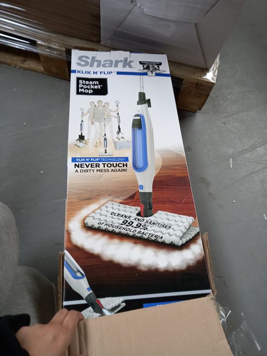 SHARK KLIK AND FLIP STEAM MOP