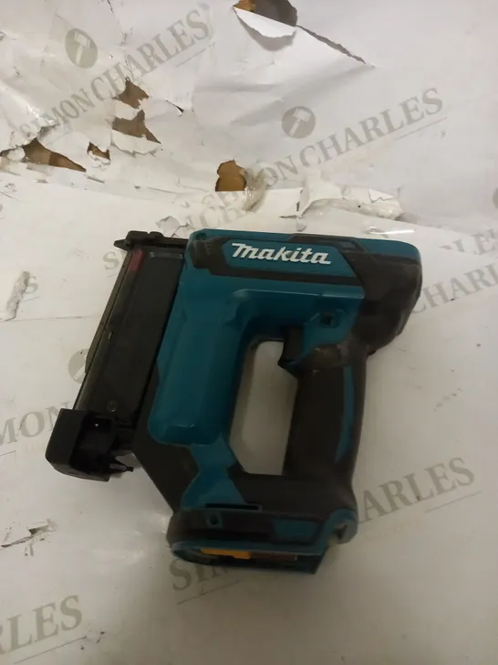 MAKITA NAIL GUN 