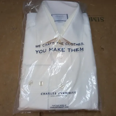 CHARLES TYRWHITT WHITE NON IRON HERRINGBONE CLASSIC FIT SHIRT - 44/86cm