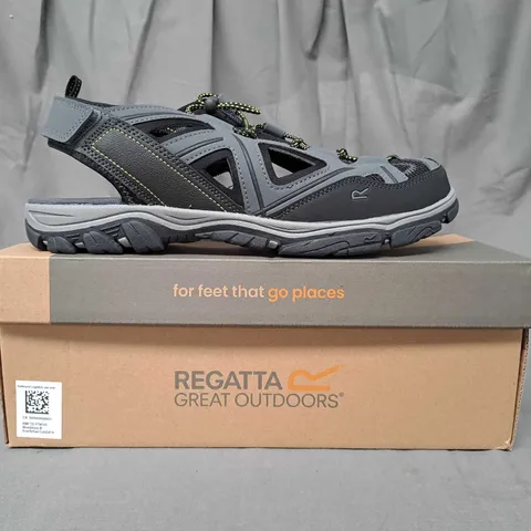 BOXED PAIR OF REGATTA MEN'S WESTSHORE 3 SHOES IN GREY/BLACK UK SIZE 10