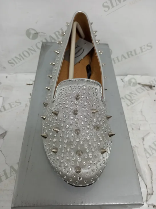 FLAT HEELED SILVER SPIKEY SHOE SIZE 6