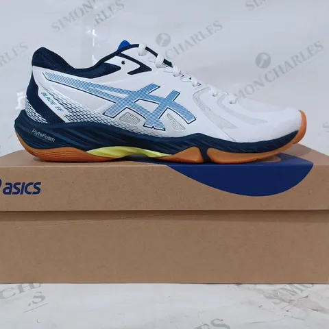 BOXED PAIR OF ASICS BLADE FF SHOES IN WHITE/ILLUSION BLUE UK SIZE 7.5