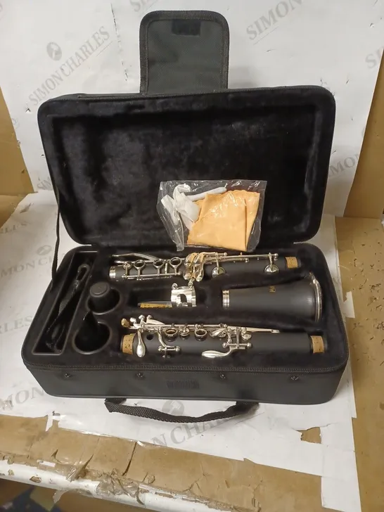 MONTREUX SONATA SCHOOL STUDENT BB CLARINET WITH CASE, MOUTHPIECE AND REED