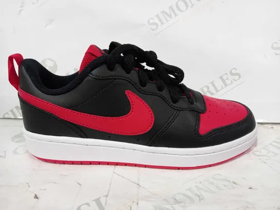 BOXED PAIR OF NIKE TRAINERS IN BLACK/RED UK SIZE 4