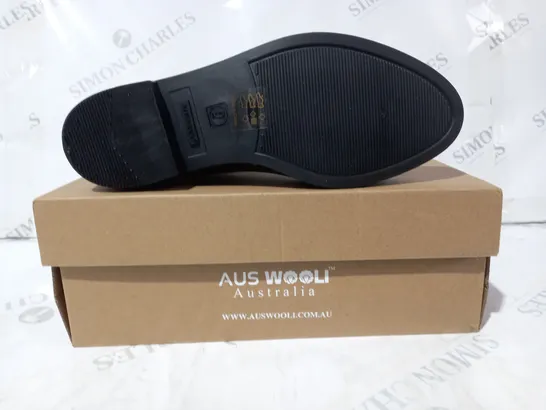 BOXED PAIR OF AUS WOOLI AUSTRALIA SHOES IN LEOPARD PRINT UK SIZE 7