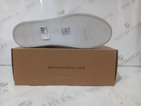 BOXED PAIR OF DUNE LONDON 081 ECLIPTI STAR EMBROIDERED SHOES IN WHITE SIZE 7