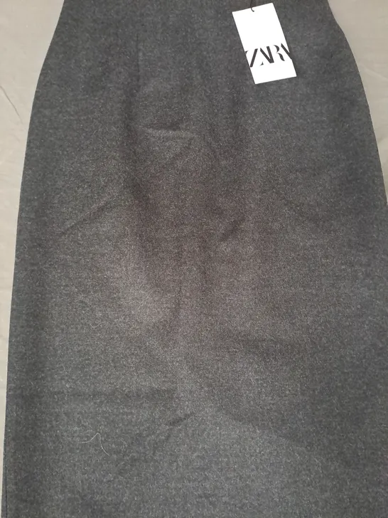 ZARA PENCIL SKIRT IN DARK GREY SIZE SMALL