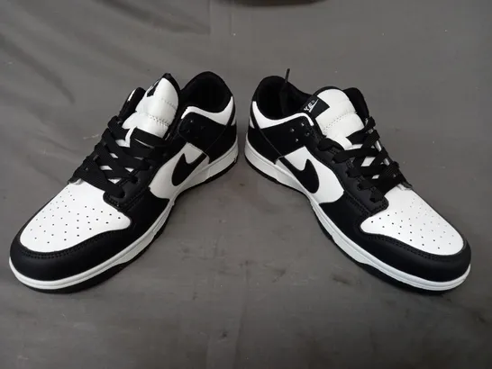 BOXED PAIR OF NIKE SHOE SIN BLACK/WHITE UK SIZE 7