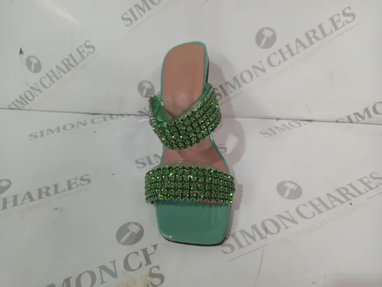 BOXED PAIR OF DESIGNER OPEN TOE HIGH HEELS IN MINT GREEN W. JEWEL EFFECT EU SIZE 38