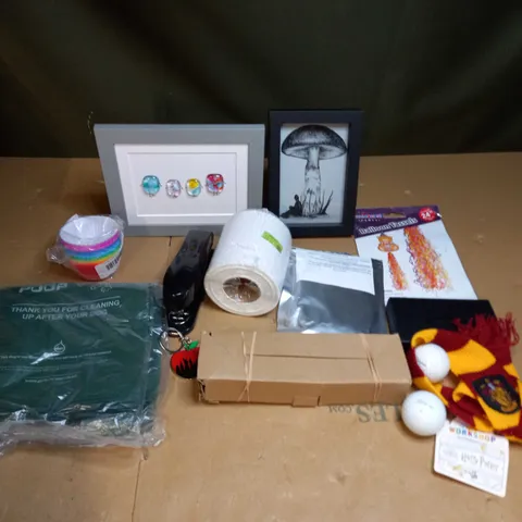 BOX OF ASSORTED ITEMS TO INCLUDE PICTURE FRAMES, GOLF BALLS AND RUBBER CUPCAKE CASES