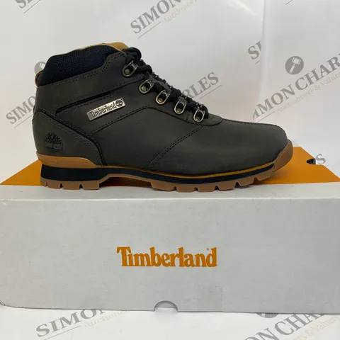 BOXED PAIR OF TIMBERLAND MID HIKER BROWN BOOTS SIZE 7