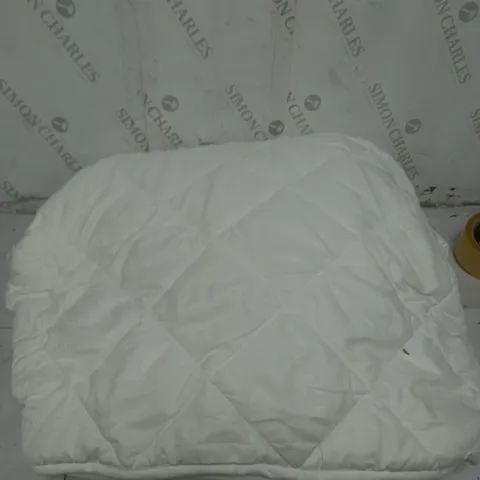 DOUBLE MATTRESS PROTECTOR WHITE