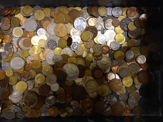 LOT OF APPROXIMATELY 150 ASSORTED COINS