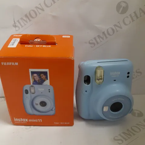 FUJIFILM INSTAX MINI 11 INSTANT CAMERA 