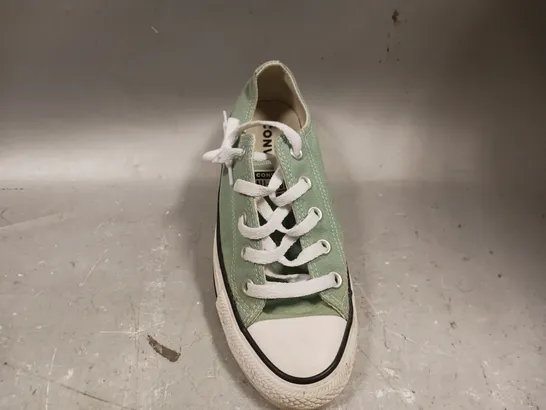 CONVERSE OX TRAINERS IN LIGHT GREEN SIZE 4 