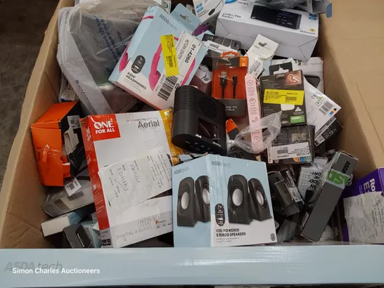 LARGE BOX OF ASSORTED SMALL ELECTRONIC ITEMS, INCLUDING USB SPEAKERS, HEADSETS, CHARGING CABLES, TV AERIALS, POWER BANKS.