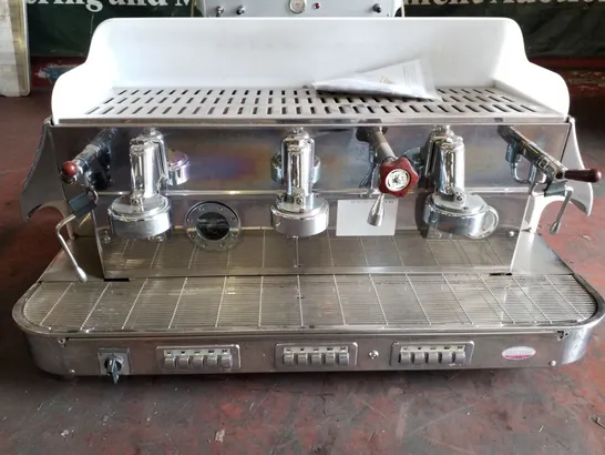 ELEKTRA BARLUME 3-GROUP COFFEE MACHINE