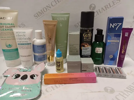 LOT OF APPROX 12 ASSORTED BEAUTY PRODUCTS TO INCLUDE CAUDALIE GEL CLEANSER, THISWORKS BODY LOTION, THE BODY SHOP DROPS OF YOUTH LIQUID PEEL, ETC 