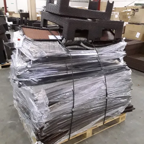 PALLET CONTAINING ASSORTED RATTAN FURNITURE PARTS