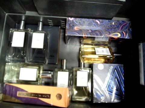 LOT OF APPROXIMATELY 15 ASSORTED FRAGRANCES TO INCLUDE: CHARLIE BLUE EDT, MORGAN DE TOI HOMME, MUSC NOIR NARCISO RODRIGUEZ FOR HER, ETC