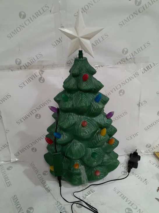 MR CHRISTMAS INDOOR OUTDOOR MOLDED CHRISTMAS TREE