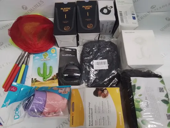 LOT OF 18 ASSORTED BRAND NEW HOMEWARE ITEMS TO INCLUDE PLASTIC CUPS,CHAIN LOCK AND CAMPING LANTERN