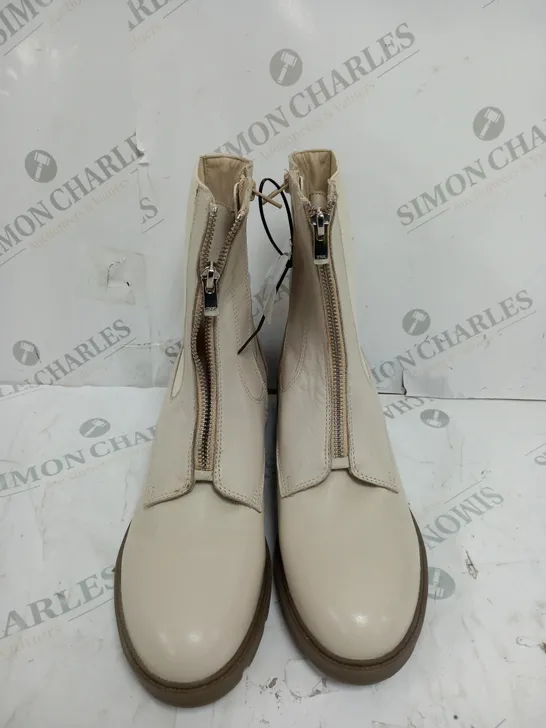 ADES ELODIE HIGH BOOTS IN CREAM - SIZE 7