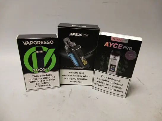 APPROXIMATELY 20 VAPES & E-CIGARETTES TO INCLUDE - COVPRO AYCE PRO, ARGUS PRO, VAPORESSO XROS 3, ETC