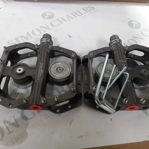 MAGPED ENDURE DOUBLE SIDED MAGNETIC BIKE PEDAL 