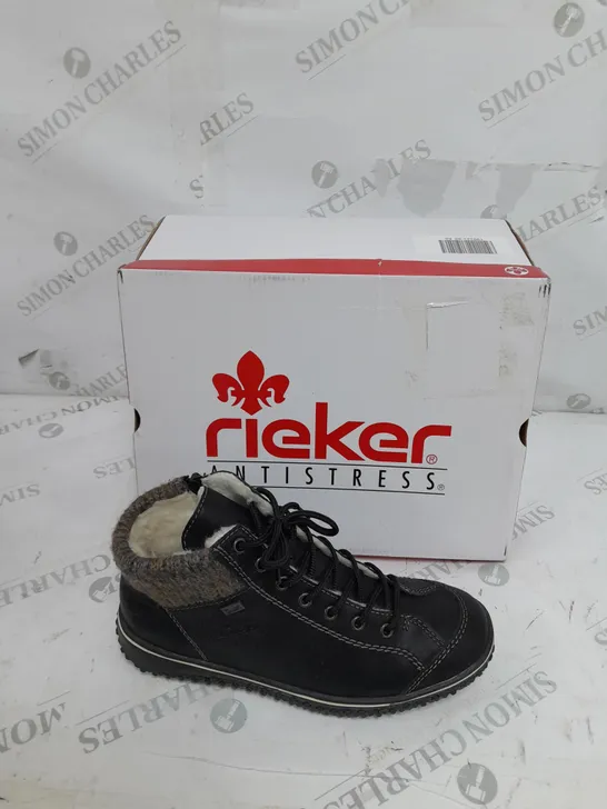 BOXED PAIR OF RIEKER LACE UP BOOTS IN BLACK SIZE 6