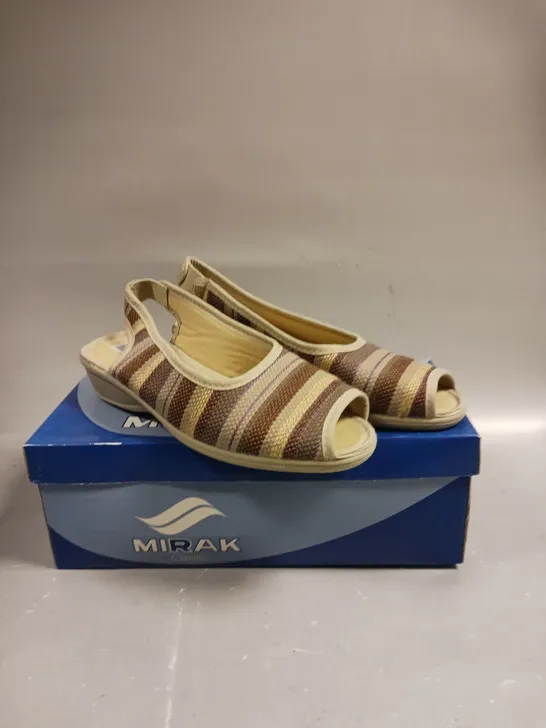 BOXED PAIR OF MIRAK LADIES BROWN STRIPED SLINGBACK SANDALS - SIZE 5