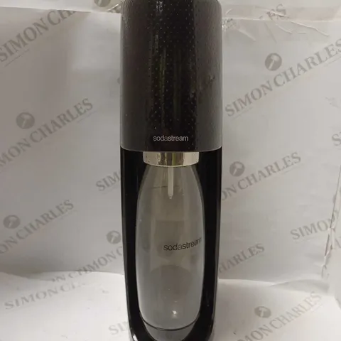 SODA STREAM IN BLACK WITH BOTTLE 