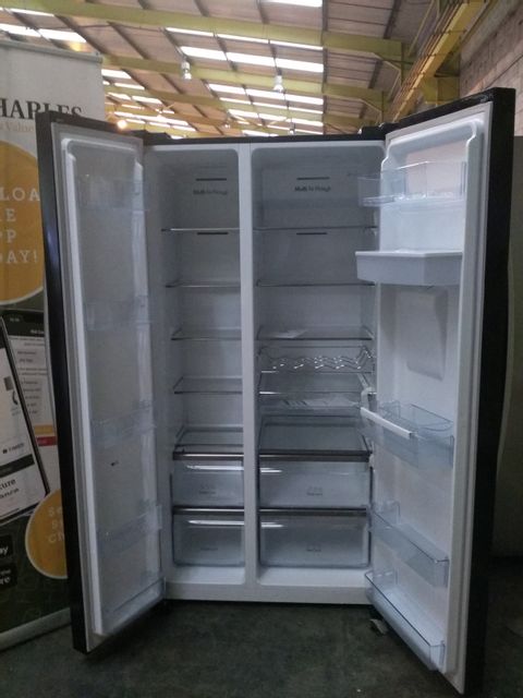 HISENSE RS741N4WB11 90CM WIDE, TOTAL NO FROST, AMERICAN-STYLE FRIDGE FREEZER WITH NON-PLUMBED WATER DISPENSER - BLACK RRP &pound;799.00