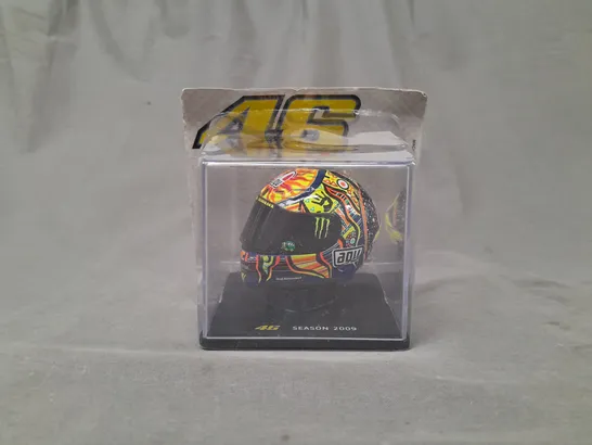 VALENTINO ROSSI #46 MOTOGP WORLD CHAMPION 2009 HELMET 1:5 SPARK EDITIONS