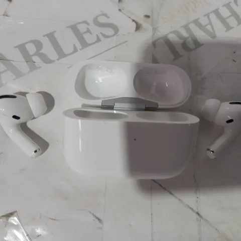 APPLE AIRPODS PRO WITH CHARGING CASE