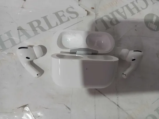 APPLE AIRPODS PRO WITH CHARGING CASE