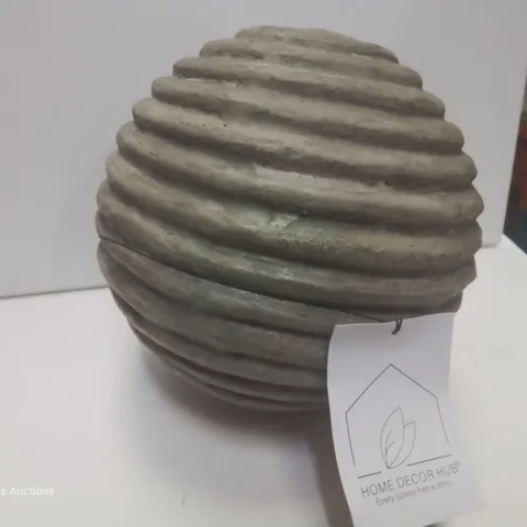 TWO BRAND NEW BOXED ZEN GARDEN SPHERES (2 BOX)