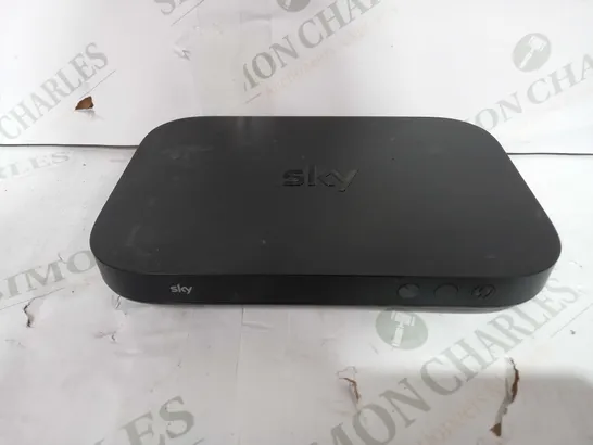 SKY MINI TV BOX 