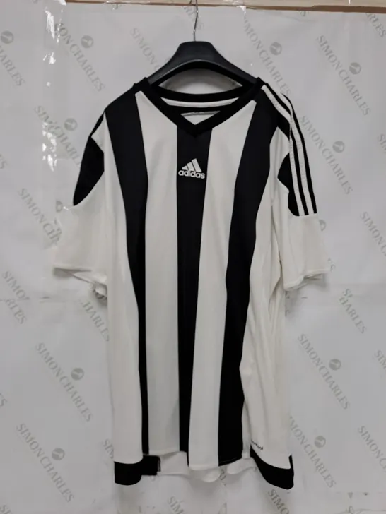 LOT OF ASSORTED BLACK AND WHITE ADIDAS FOOTBALL SHIRTS SIZE UNSPECIFIED 