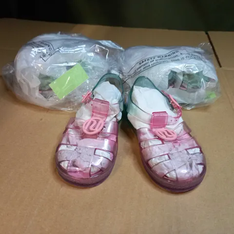 LOT OF APPROX 3 PACKAGED RIVER ISLAND PASTEL JELLIE SHOES - SIZE C7