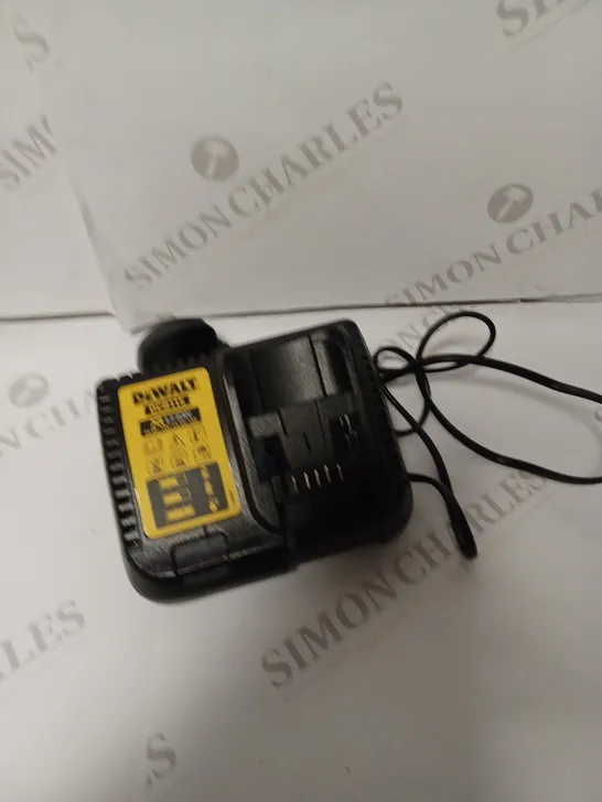 DEWALT DCB115 LI-ION BATTERY CHARGER 