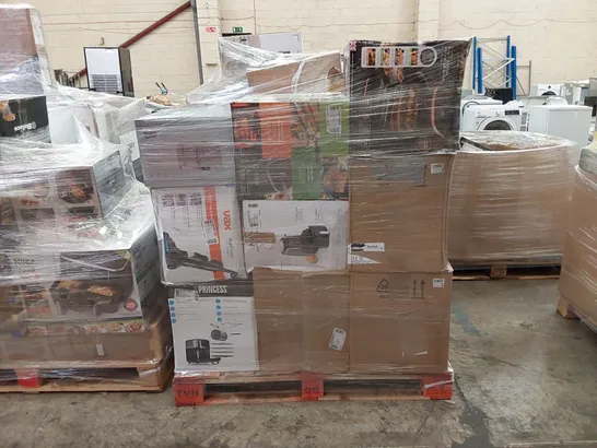 PALLET OF APPROXIMATELY 25 UNPROCESSED RAW RETURN HOUSEHOLD AND ELECTRICAL GOODS TO INCLUDE;