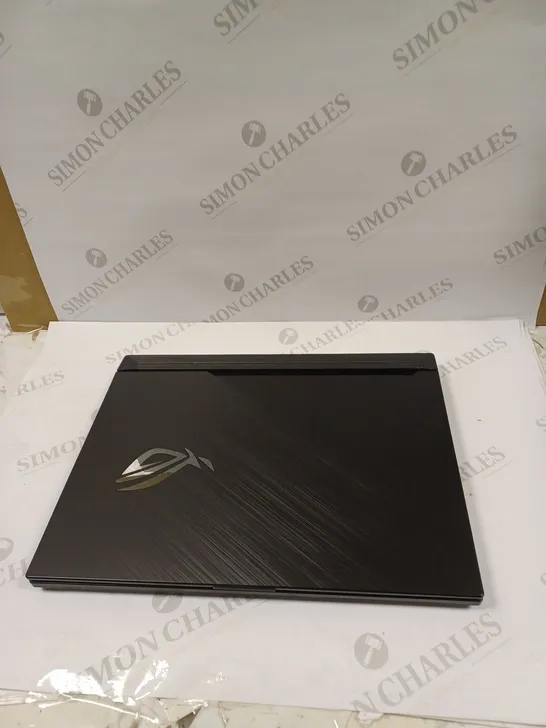 ASUS ROG STRIX G512LV FULL HD 144 HZ 15.6 INCH GAMING LAPTOP