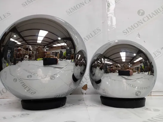 BOXED KELLY HOPPEN SET OF 2 INDOOR OUTDOOR PRELIT GLASS DECOR - REFLECTIVE ORBS