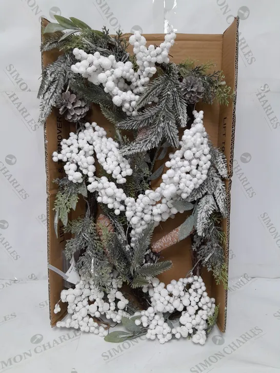 BOXED 6FT WHITE BERRY PRE-LIT GARLAND  RRP £24.99