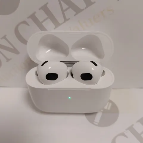 APPLE AIRPODS 3RD GENERATION WITH MAGSAFE CASE - WHITE 