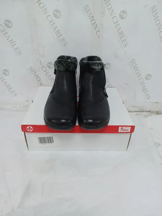 BOXED RIEKER ANTISTRESS LADIES BLACK FLEECE LINED BOOTS ZIP FASTENING. SIZE EU 39