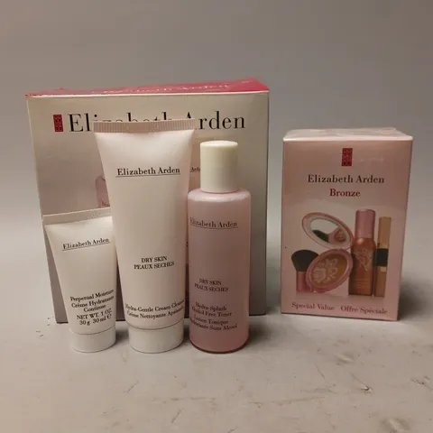 2 BOXED ELIZABETH ARDEN GIFT SETS TO INCLUDE SEALED ELIZABETH ARDEN BRONZE GIFT SET