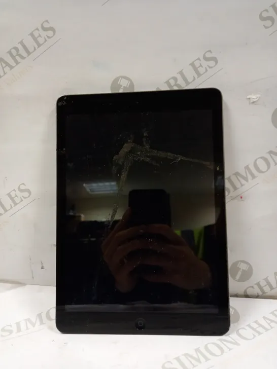 APPLE A1474 IPAD AIR 